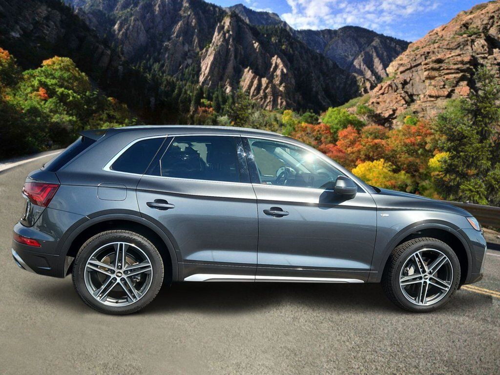 2021 AUDI Q5 e