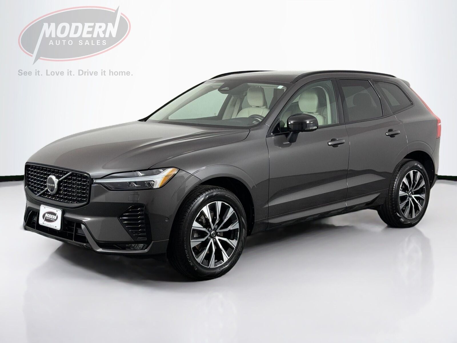 2023 VOLVO XC60