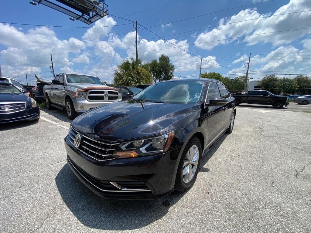 2017 VOLKSWAGEN Passat