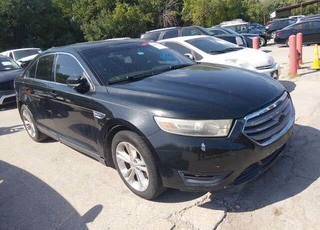 2013 FORD Taurus