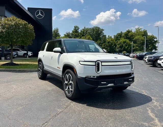 2024 RIVIAN R1S