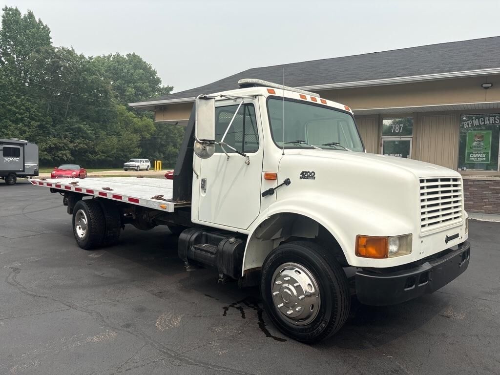 2001 INTERNATIONAL 4700 Low Profile