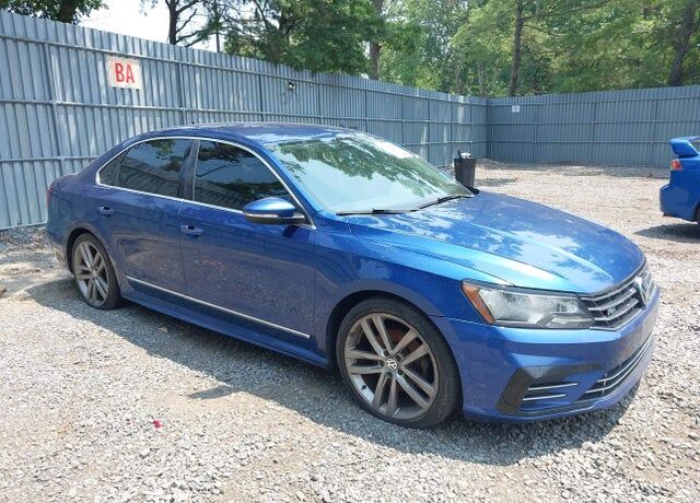 2016 VOLKSWAGEN Passat