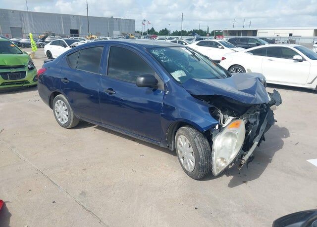 2014 NISSAN Versa