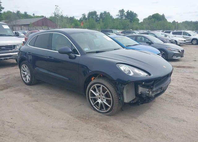 2018 PORSCHE Macan