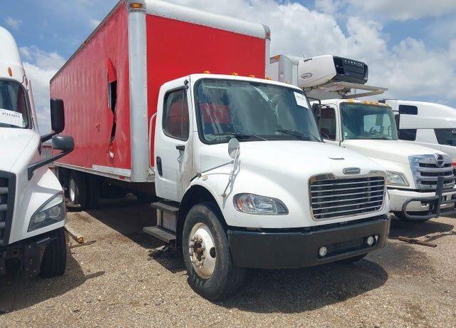 2005 FREIGHTLINER M2
