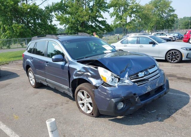 2013 SUBARU Outback
