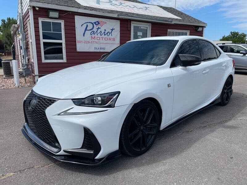 2019 LEXUS IS