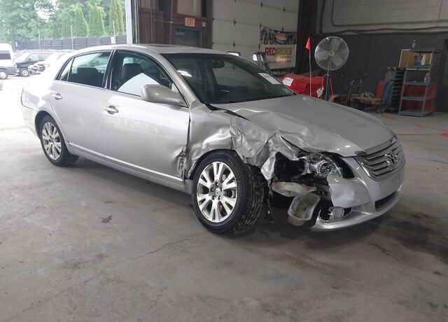 2010 TOYOTA Avalon