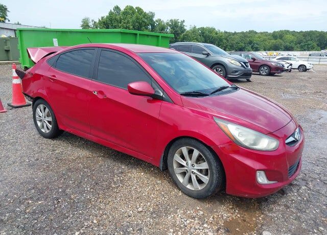 2012 HYUNDAI Accent