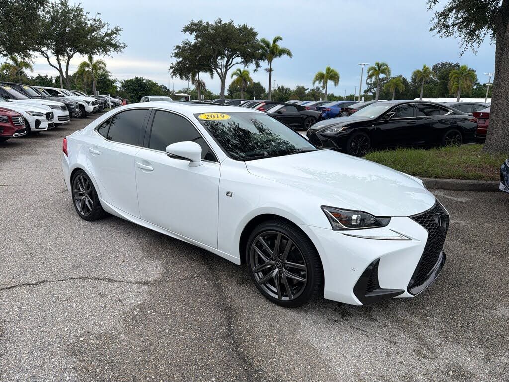 2019 LEXUS IS