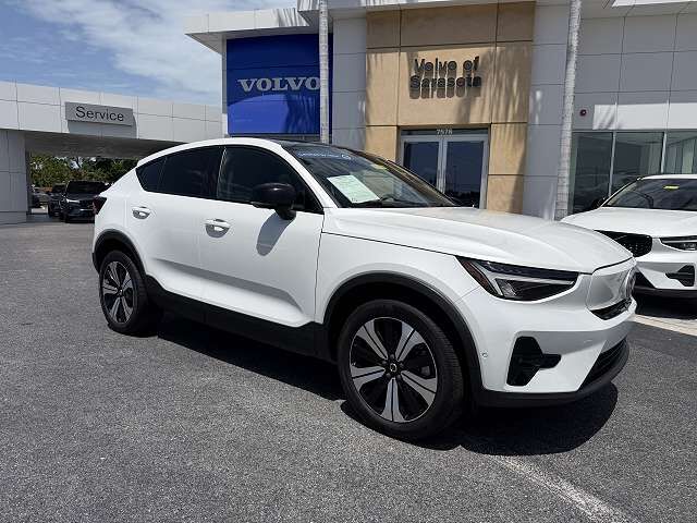 2023 VOLVO C40