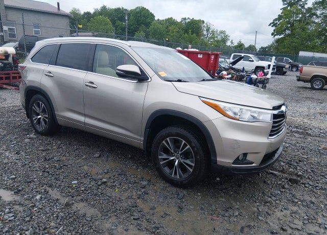 2016 TOYOTA Highlander