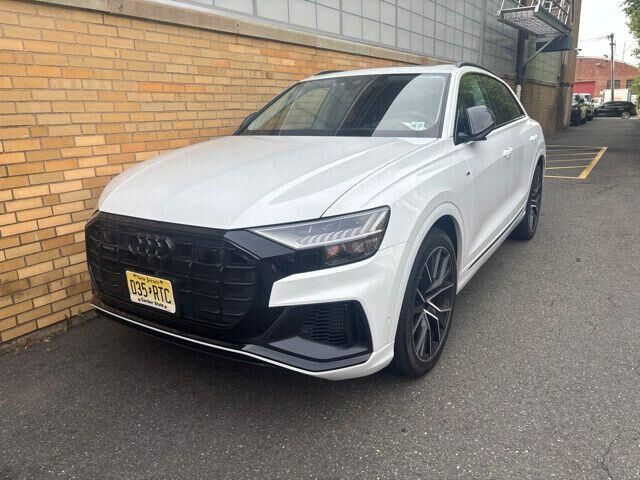2023 AUDI Q8