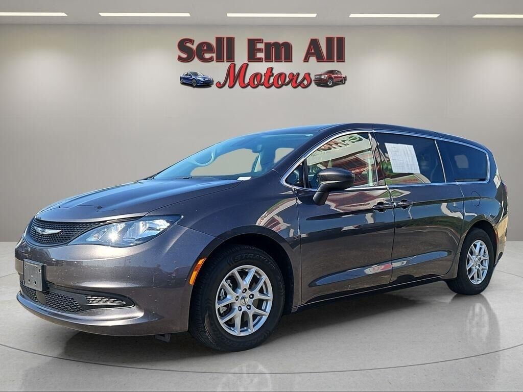 2023 CHRYSLER Voyager