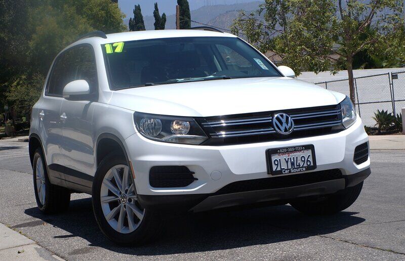 2017 VOLKSWAGEN Tiguan