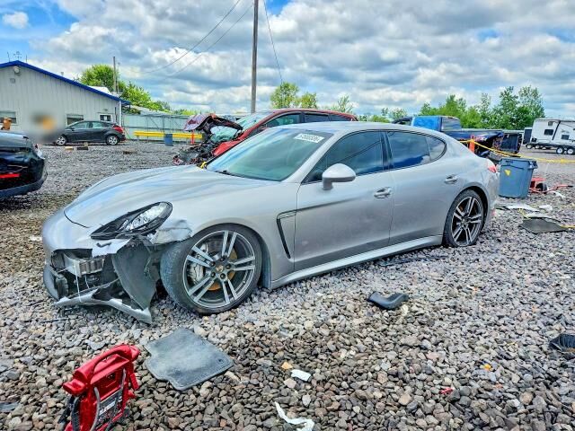 2012 PORSCHE Panamera