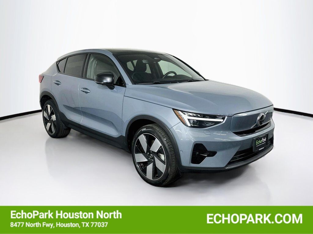 2023 VOLVO C40