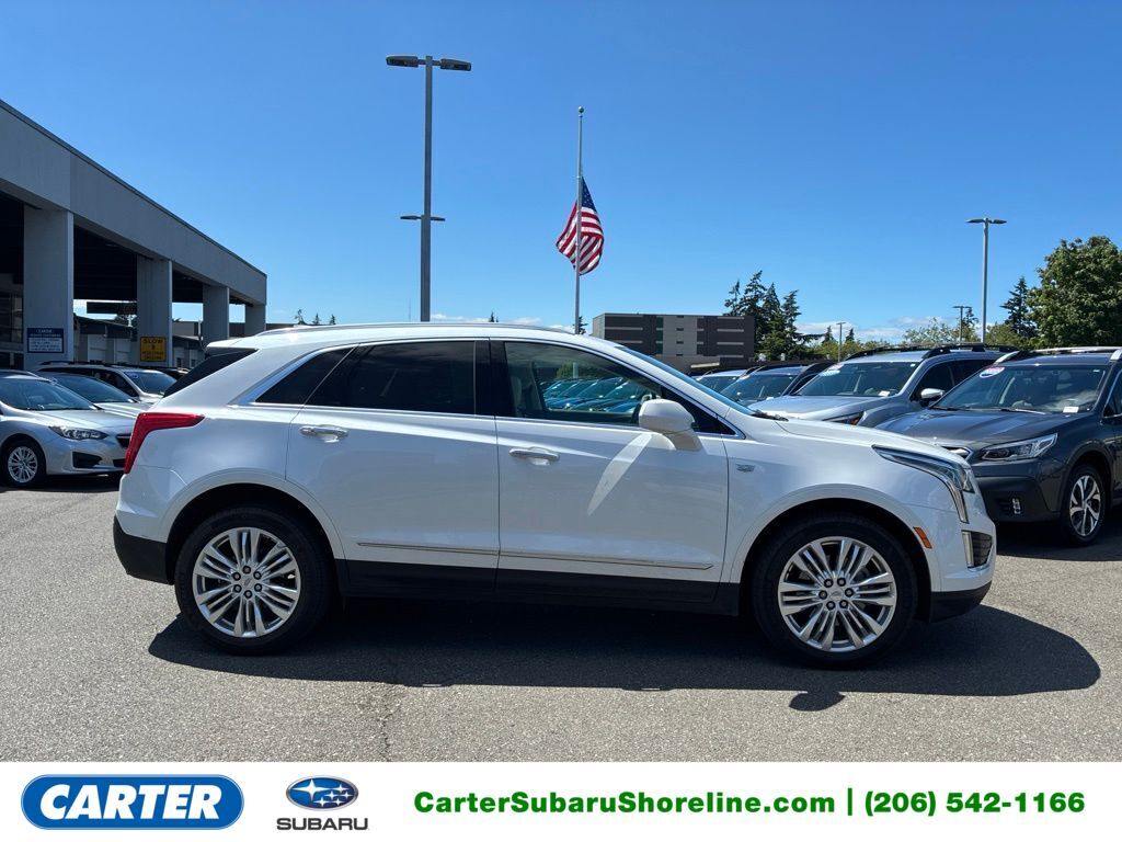2017 CADILLAC XT5