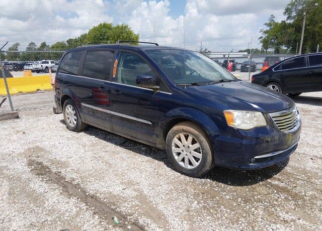 2015 CHRYSLER Town and Country