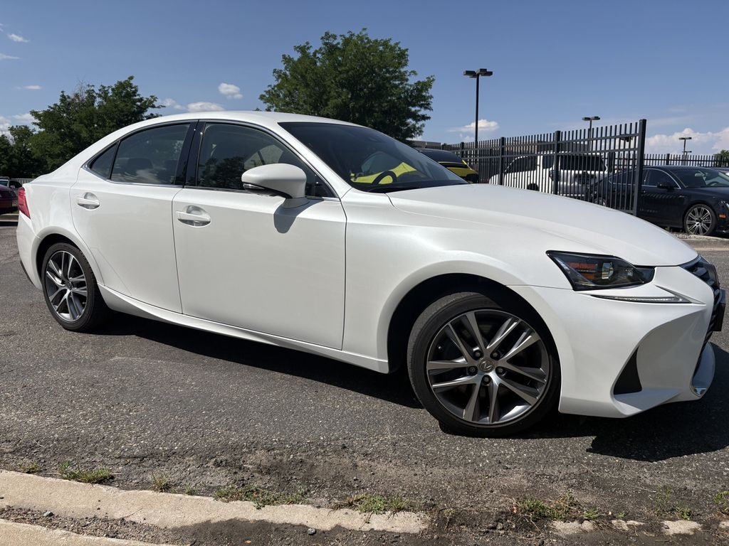 2018 LEXUS IS