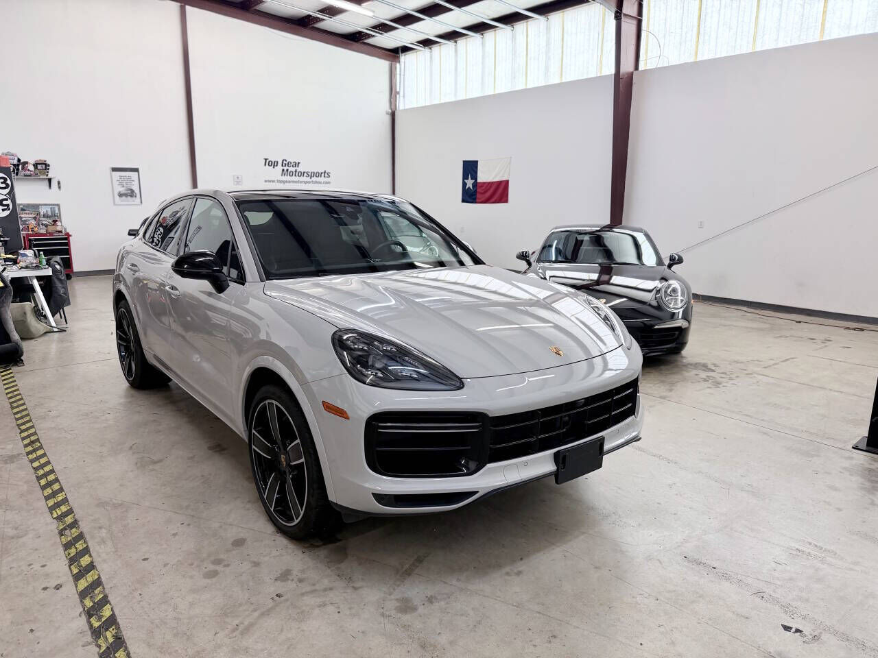 2022 PORSCHE Cayenne