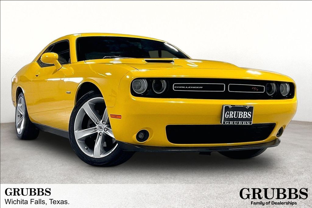 2017 DODGE Challenger