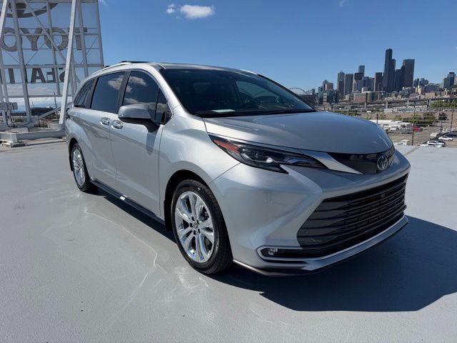 2024 TOYOTA Sienna