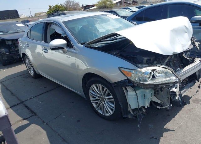 2015 LEXUS ES
