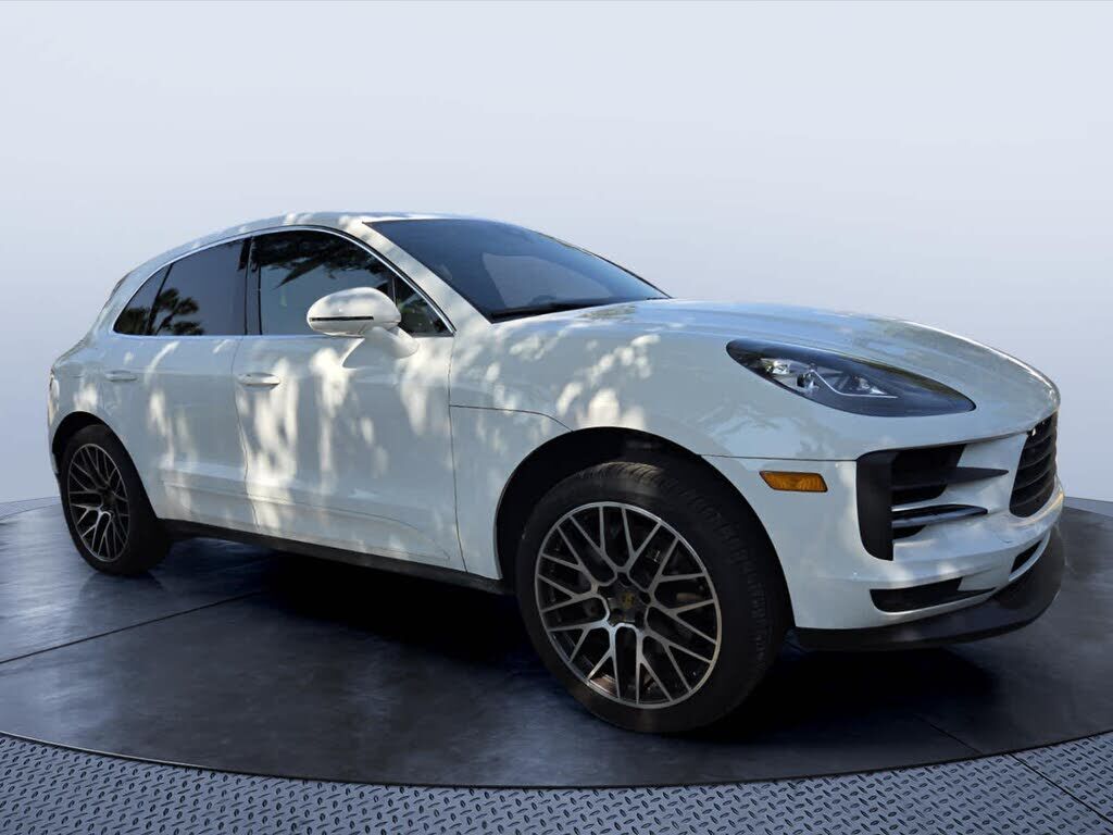 2019 PORSCHE Macan