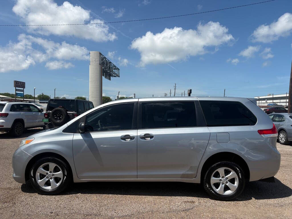 2014 TOYOTA Sienna