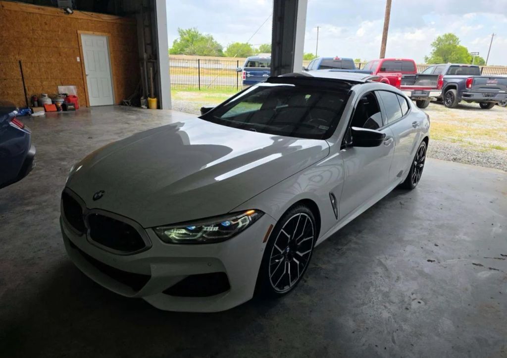 2023 BMW M8