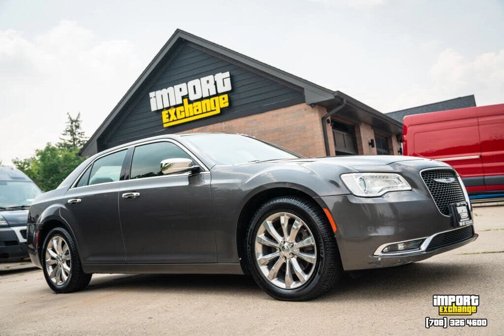 2019 CHRYSLER 300
