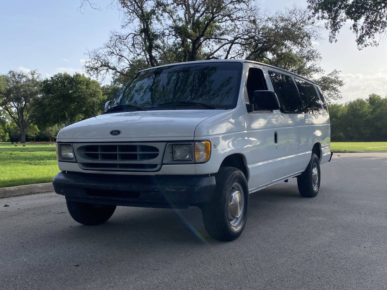2000 FORD E-350