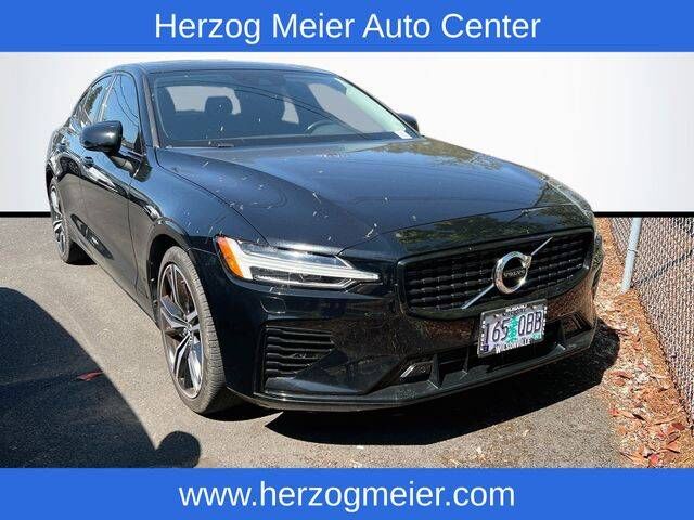 2022 VOLVO S60