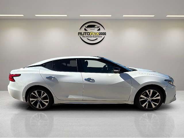 2017 NISSAN Maxima
