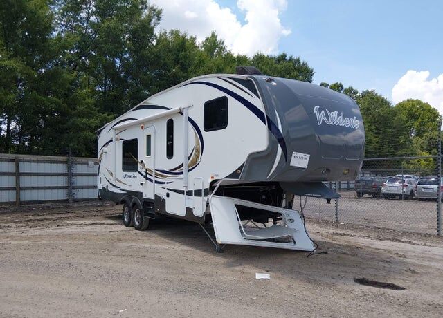 2013 FOREST RIVER Wildcat