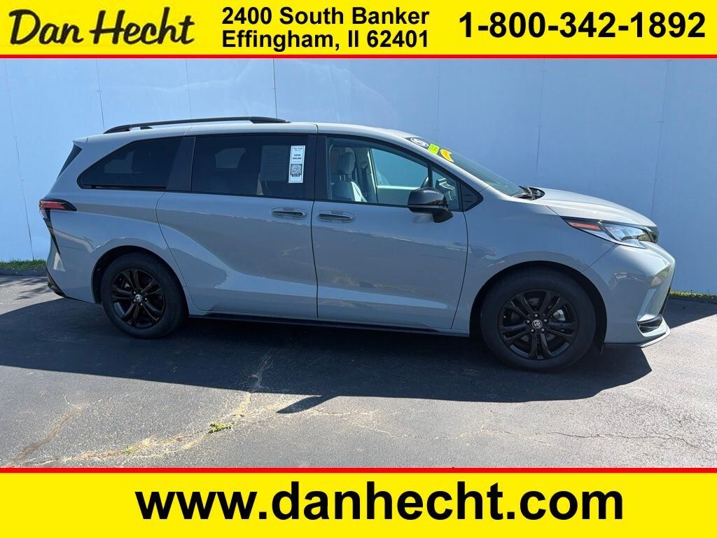 2025 TOYOTA Sienna
