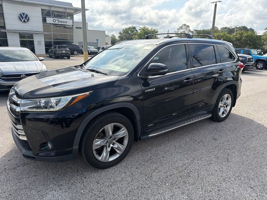 2017 TOYOTA Highlander