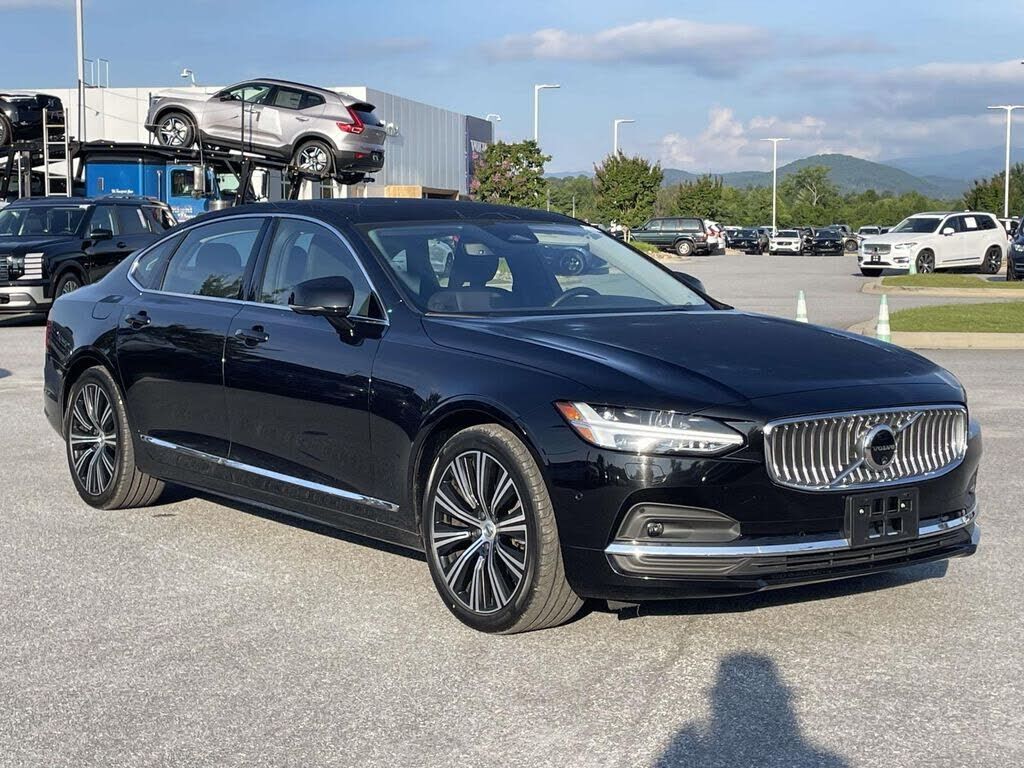 2025 VOLVO S90