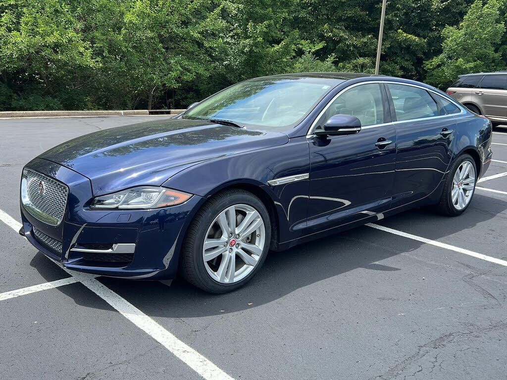 2016 JAGUAR XJ
