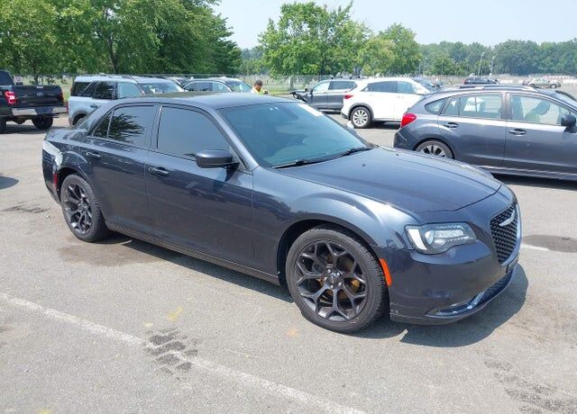 2019 CHRYSLER 300