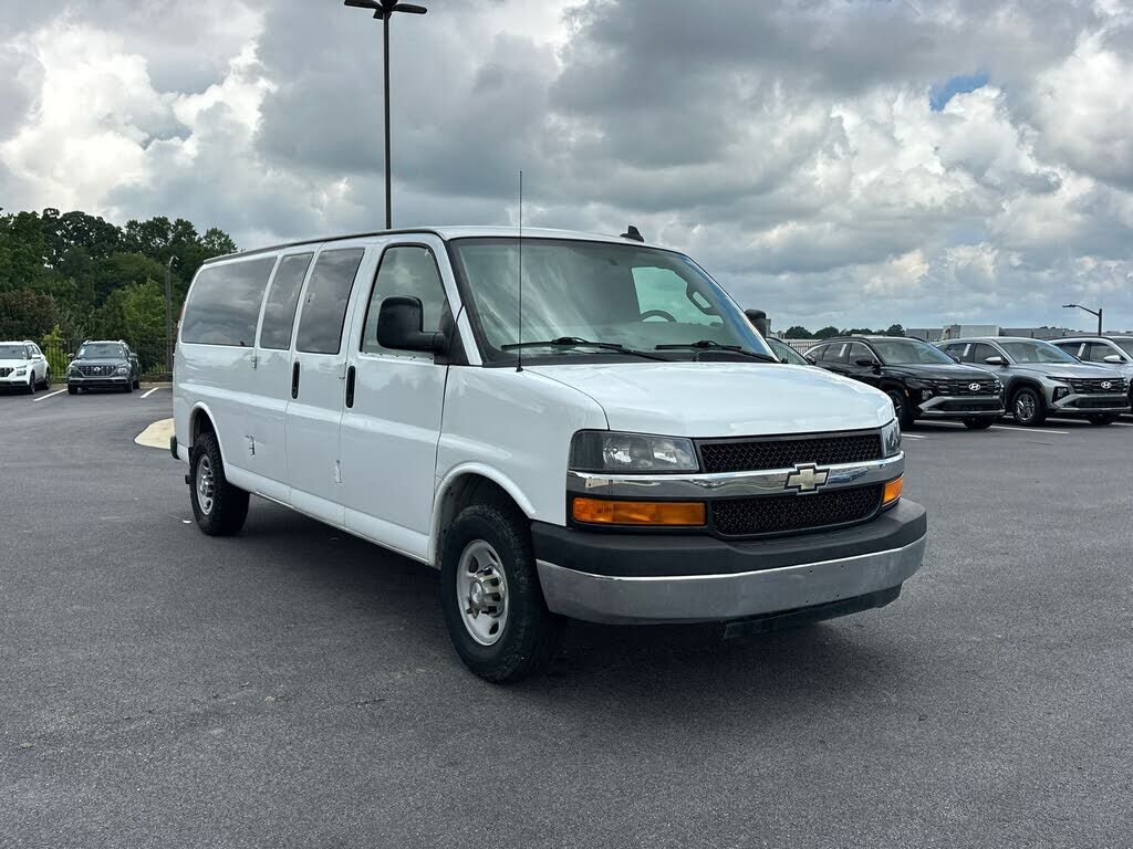 2017 CHEVROLET Express