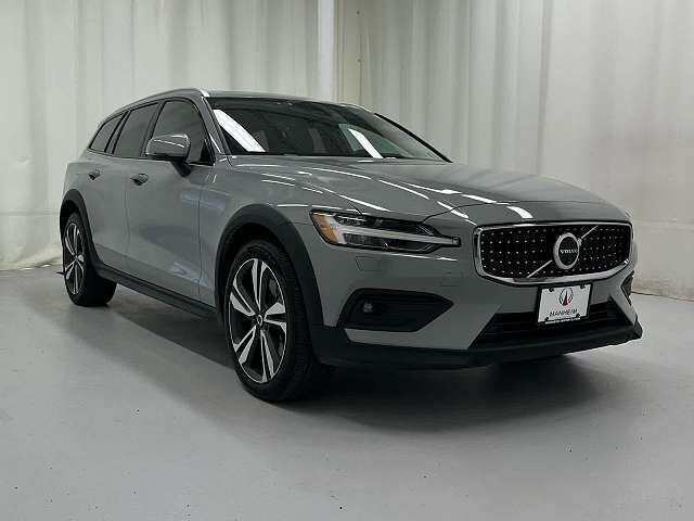 2024 VOLVO V60CC