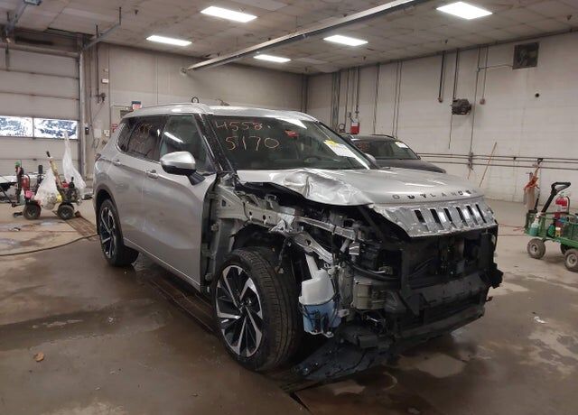 2022 MITSUBISHI Outlander