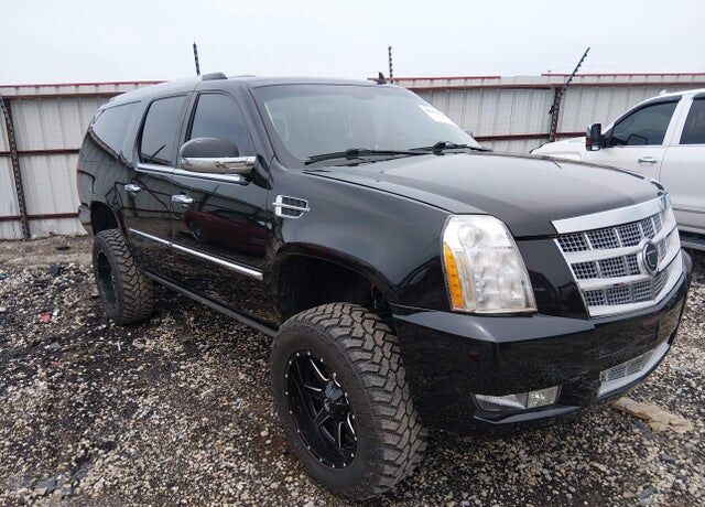 2011 CADILLAC Escalade