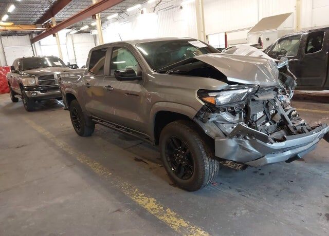 2025 CHEVROLET Colorado