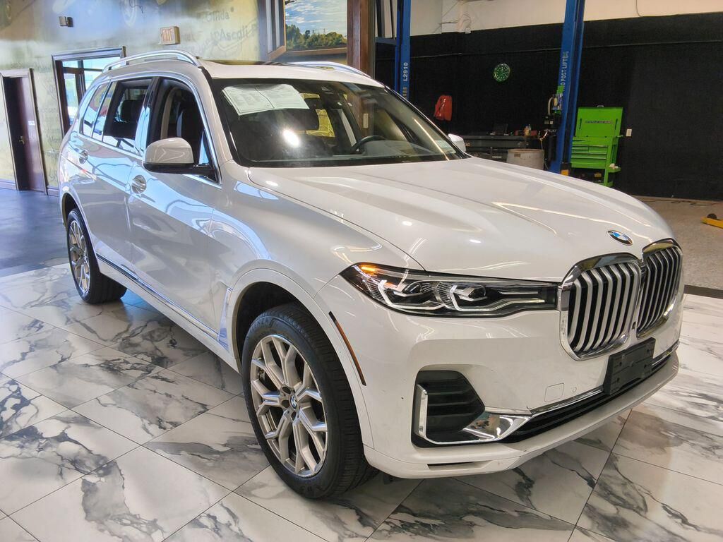 2022 BMW X7