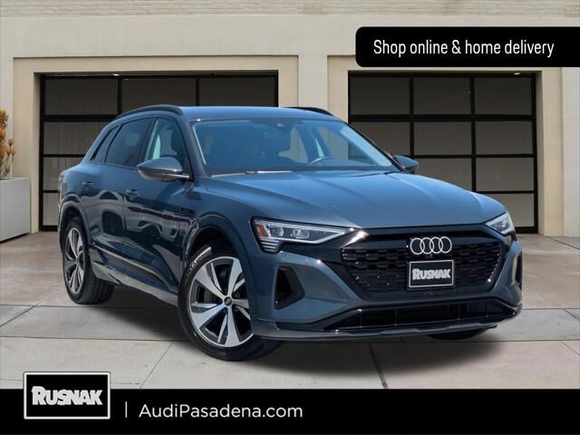 2024 AUDI Q8