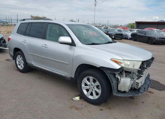 2013 TOYOTA Highlander